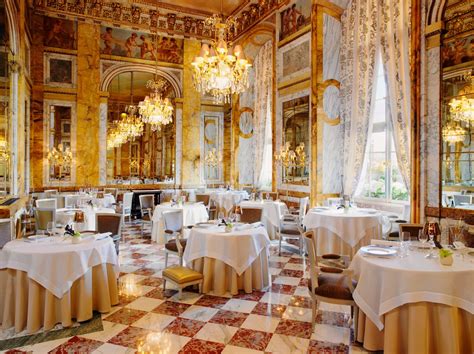 Traveler Guide: Hotel de Crillon