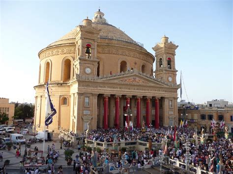 Maltese feasts: Tradition meets party – Bright Lights of America