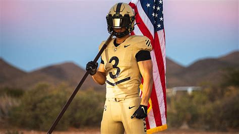 The Army-Navy Football Game Kicks Off This Weekend