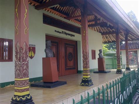 Museum Monumen Pangeran Diponegoro | Foto, Lokasi, Rute, Harga Tiket ...