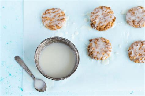 Vanilla Icing or Glaze for Cake and Cookies Recipe