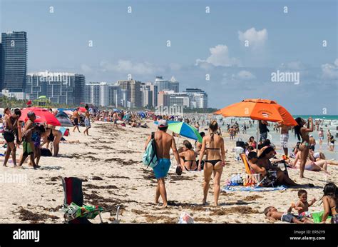 Miami beach, Florida people relaxing on a beach Stock Photo - Alamy