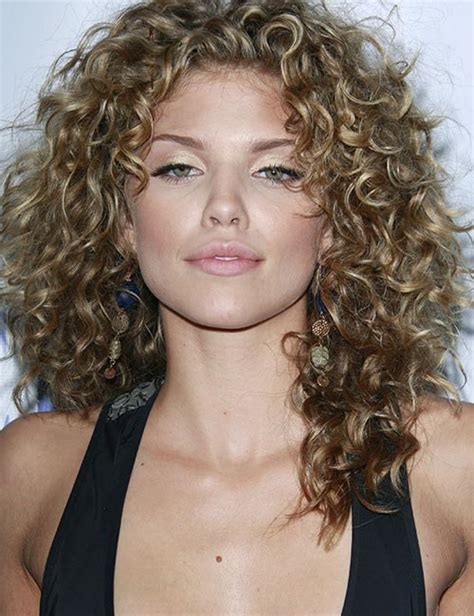 Female Celebrities With Naturally Curly Hair