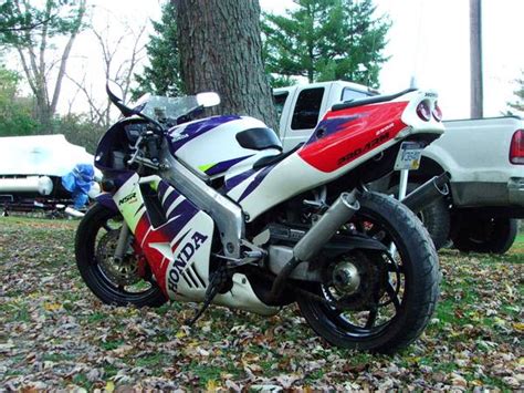 Street Titled – 1996 Honda NSR250R MC28 | Bike-urious