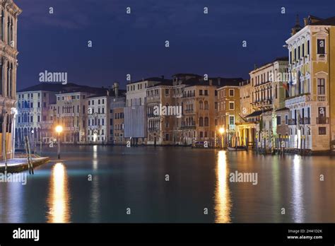 Night view of canal grande Stock Photo - Alamy