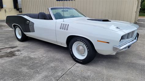 One-of-5 1971 Plymouth HEMI 'Cuda Convertible Pops Up for Sale, Starts