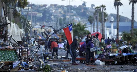 Death toll from Chile earthquake rises, 1 million evacuate - CBS News