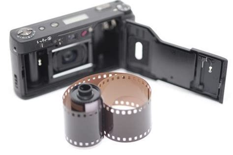 Do You Know the 12 Different Types of Film Cameras? - Film, 35mm and Instant Film Camera