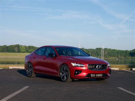 2019 Volvo S60 T6 R-Design AWD Review | GCBC