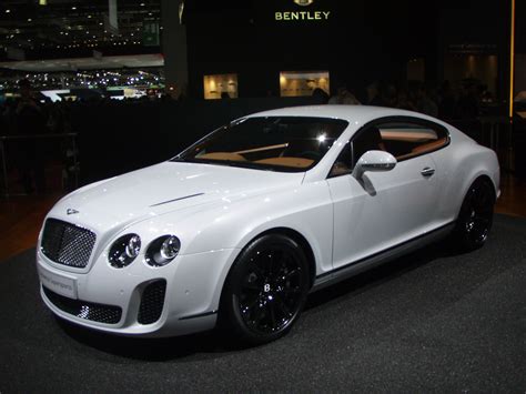 BENTLEY CONTINENTAL GT - Review and photos