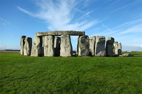 Stonehenge, Facts About The Giant Stone Monuments That Are Still A Mystery - Traveldigg.com