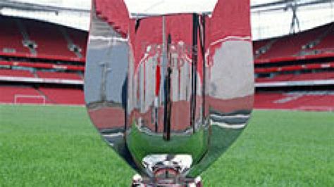 Arsenal wins Emirates Cup trophy | 1000Goals.com: Football Betting, Highlights, and More - Your ...