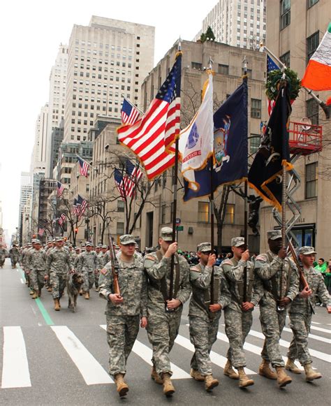 Tradition lives on as 'Fighting 69th' troops lead St. Patrick's Day Parade for 162nd time ...