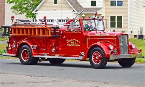 Feuerwehrauto, Feuerwehr