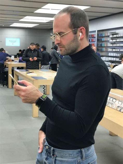 Steve Jobs Halloween Costume : r/pics