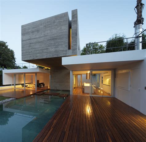 Bunker House / Estudio Botteri-Connell | ArchDaily