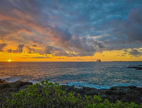 Sunset in Havana, Cuba : r/sunset