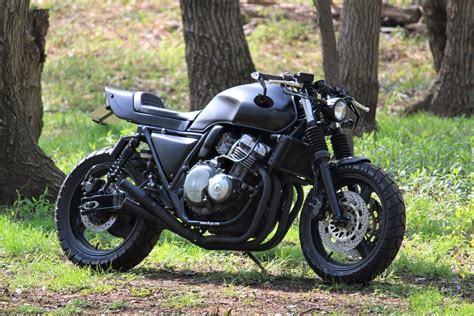 ホンダ『CB400SF NC31』カフェレーサーカスタム！ Cb400 Cafe Racer, Cafe Racer Honda, Cafe Racers, Custom Trikes ...