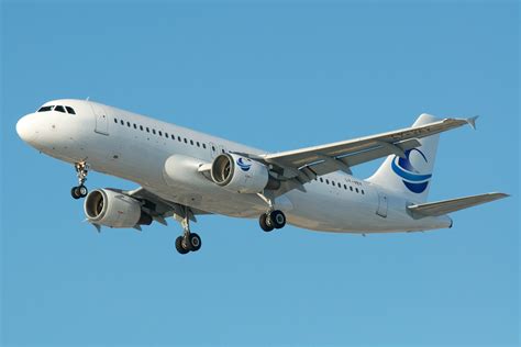 File:Avion Express Airbus A320 LY-VEY (6705403435) (2).jpg