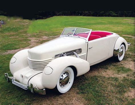 1937 Cord 810 Phaeton - Drive