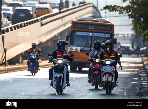 Moto taxi hi-res stock photography and images - Alamy