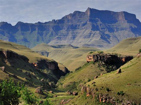 The Drakensberg Mountains - Dramatic beauty in Kwazulu Natal - Antbear ...