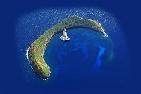 Snorkel at Molokini Crater: Maui’s Offshore Seabird Sanctuary - Four Winds Maui Snorkeling ...