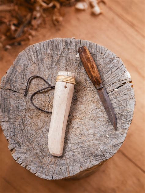 How to Make a Wooden Knife Sheath – Mortise & Tenon Magazine