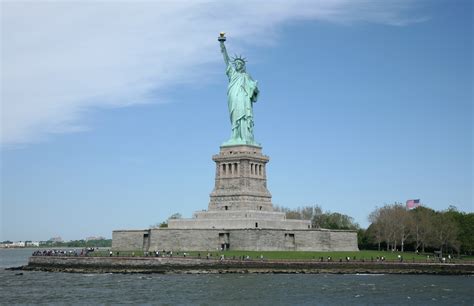 File:Statue of Liberty approach.jpg