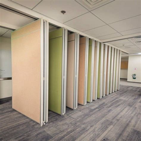 Soundproof Decorative Wooden Folding Partition Walls For School / Restaurant