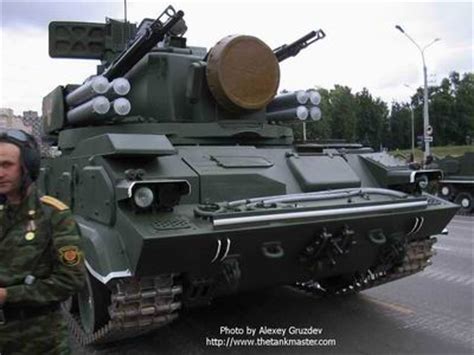 2S6 2S6M Tunguska anti-aircraft tracked armoured vehicle Russian Army Russia description pictures