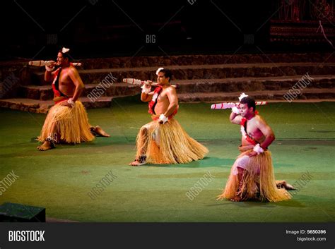 Tongan Dancers Image & Photo (Free Trial) | Bigstock