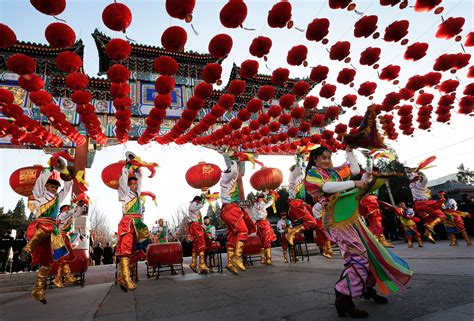 Fireworks and dragon dances usher in Year of the Monkey | | Al Jazeera