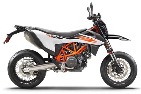 First Look: 2019 KTM 690 SMC R (13 Fast Facts)