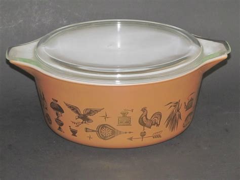 Pyrex Early American Round Casserole Baking Dish 2 1/2 Qt - EUC! - Pyrex