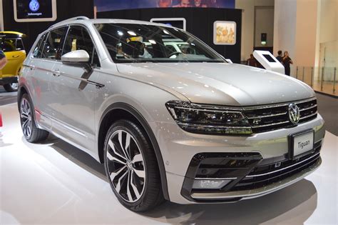 VW Tiguan R-Line showcased at the 2017 Dubai Motor Show