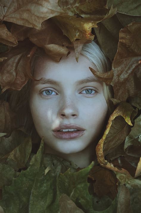 Singular Beauties: Fine Art Portraits By Romanian Photographer Michelle de Rose - 121Clicks.com