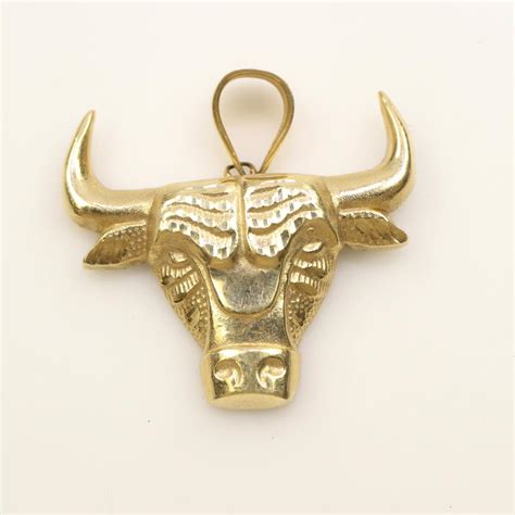 10kt Gold Bull Pendant | Property Room