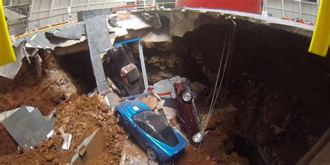 Sinkhole Swallows 8 Cars At National Corvette Museum