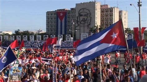 Reform slowly takes hold of communist Cuba - BBC News