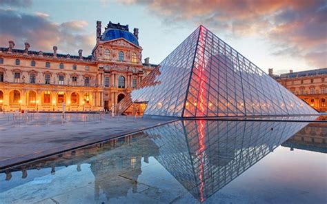 Exploring The Louvre Pyramid In Paris | Neoz'Arrivants