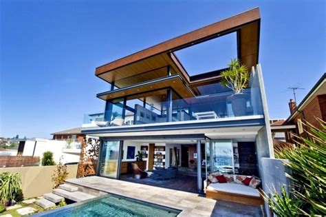 Modern beach house with glass front and a wonderful sea view | Interior ...