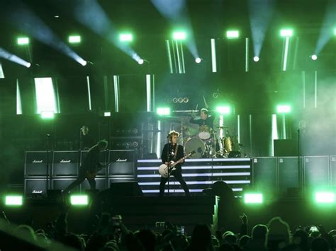 Green Day breaks out hits during Grey Cup halftime show in Hamilton | Toronto Sun