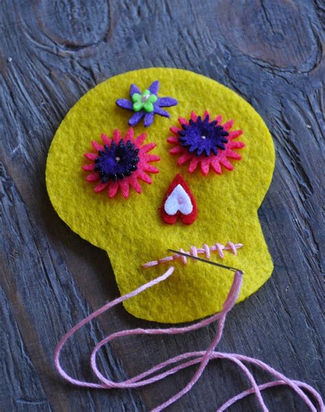 10 Creative Crafts for Day of the Dead in 2022 | Skull crafts, Sugar ...