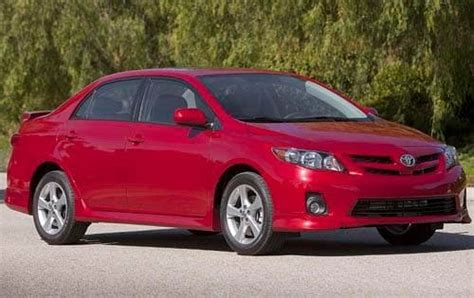 Used 2011 Toyota Corolla LE Features & Specs | Edmunds