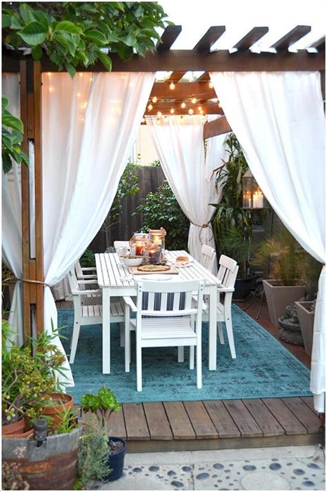 Curtains for a Pergola: Bringing Style and Function to Your Private Oasis