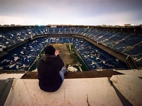 Haunting photos show how run-down the abandoned Detroit Lions stadium ...