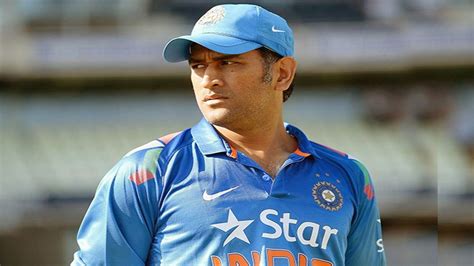 Best Books To Read On MS Dhoni: Captain Cool The Ultimate Opportunists