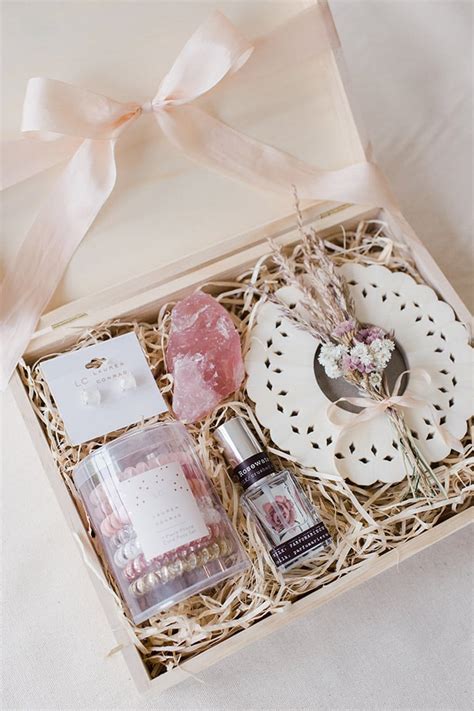 DIY Gift Guide: How to Build the Perfect Gift Box - Lauren Conrad