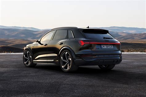 Audi Q8 2024 Black - Helge Kristy